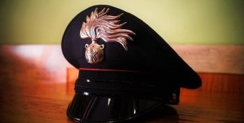 Carabinieri e poliziotti devono identificarsi? 