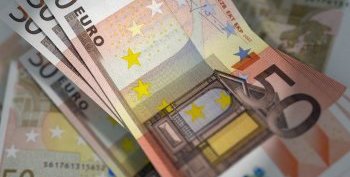 Busta paga, ad aprile nuova indennità di vacanza contrattuale e cuneo fiscale