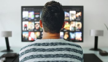 Iptv illegale: tracciamenti, multe e sanzioni penali per chi usa il “pezzotto” 