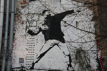 “A Bologna ci sarà un grave attentato per i fatti relativi a Cospito”: telefonata anarchica fa salire l'allarme 