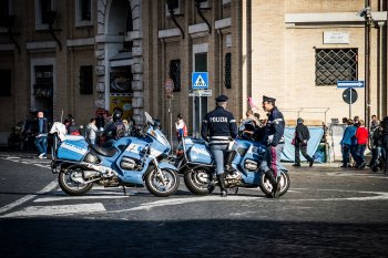 Forze dell'Ordine, carenza d'organico ed età media troppo alta: mancano 10.000 agenti 