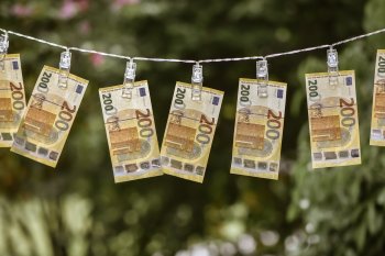 Bonus 200 euro insegnanti, tocca restituirli: chi avrà uno stipendio più basso e perché