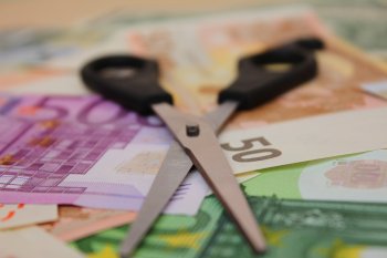 Sei scatti Forze armate, pagamento a rischio: cosa sta succedendo