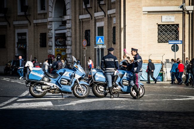 Concorsi Polizia e Vigili del Fuoco, entrare è più semplice: ecco cosa cambia 