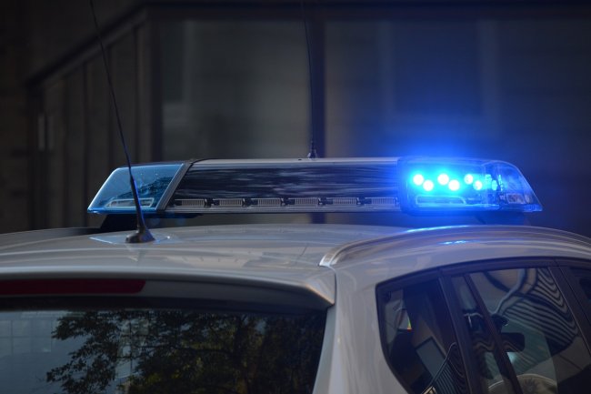 Cosa significa quando la Polizia ha i lampeggianti accesi?